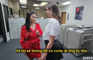 Em Cô vợ gạ xoạc người tình của chị gái bất chấp chị gái đang sống chung nhà
